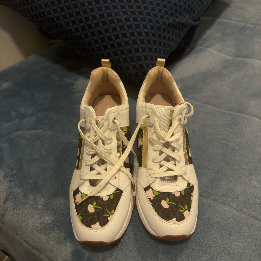 MICHAEL KORS WHT/BRN - Size 10